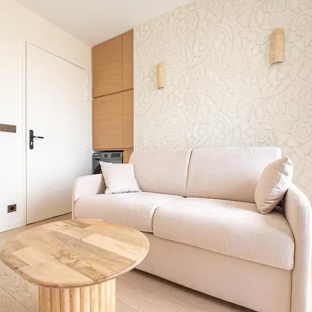 Apartment Stunning View On Eiffel Tower With Balcony Paris